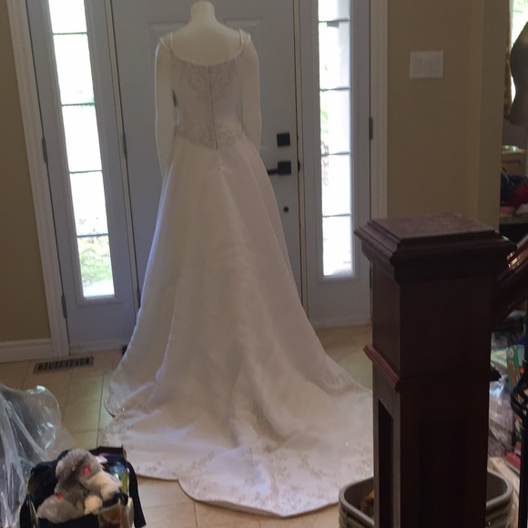 Mori Lee by Madeline Gardner White Beaded Wedding Dress Size 10 New with Tag - Picture 16 of 16